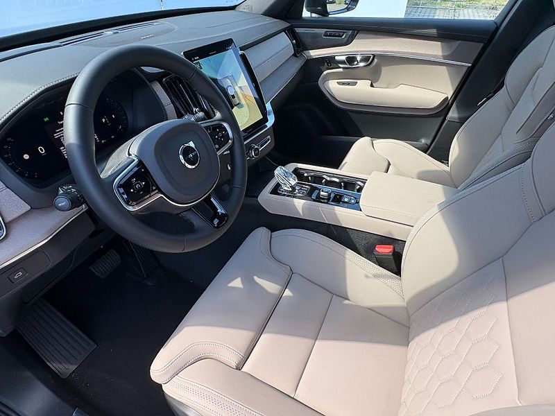 Volvo XC90 Plus Dark B5 184kW - fotka 15 z 26