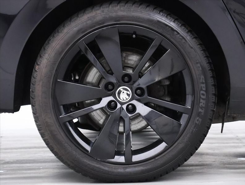 Škoda Superb 2.0 TDI 147kW DSG CZ Sportline - fotka 25 z 32