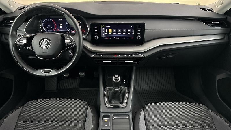 Škoda Octavia 2.0 TDI Ambition Combi - fotka 8 z 23