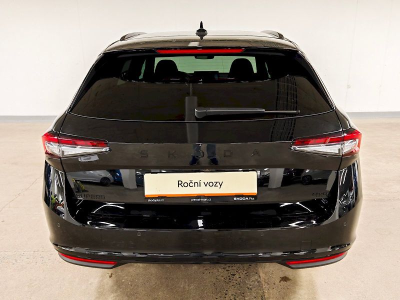 Škoda Superb (2025) Combi 2.0 TDI 142 kW DSG 4x4 S - fotka 31 z 36