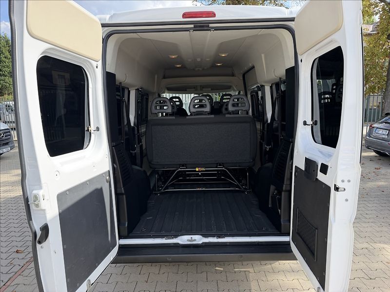 Fiat Ducato 2.3 L3H2 9 Míst - fotka 17 z 17