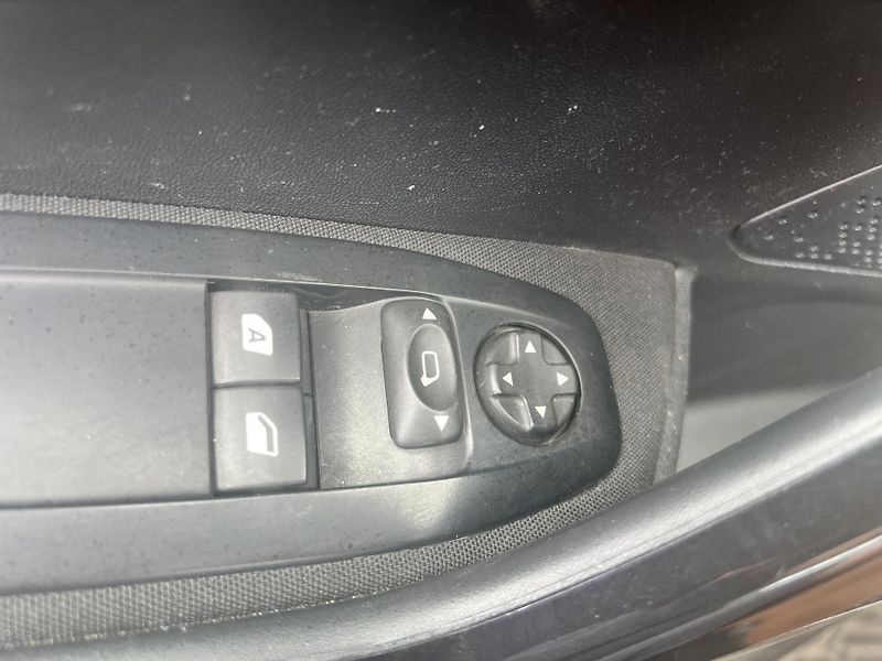 Peugeot 208 1.2i KAMERA KLIMA PŮVOD ČR - fotka 13 z 41