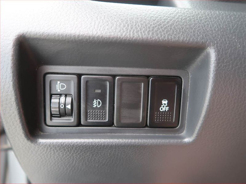 Suzuki Swift (2013) 1.2, Tempomat, Vyhř. sedaček - fotka 15 z 15