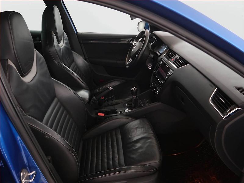 Škoda Octavia (2013) RS 2.0 TDI, Navi, Xenony - fotka 9 z 25