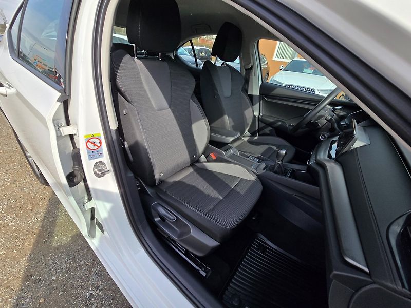 Škoda Octavia (2023) 2.0 TDi Ambition garance km - fotka 21 z 24