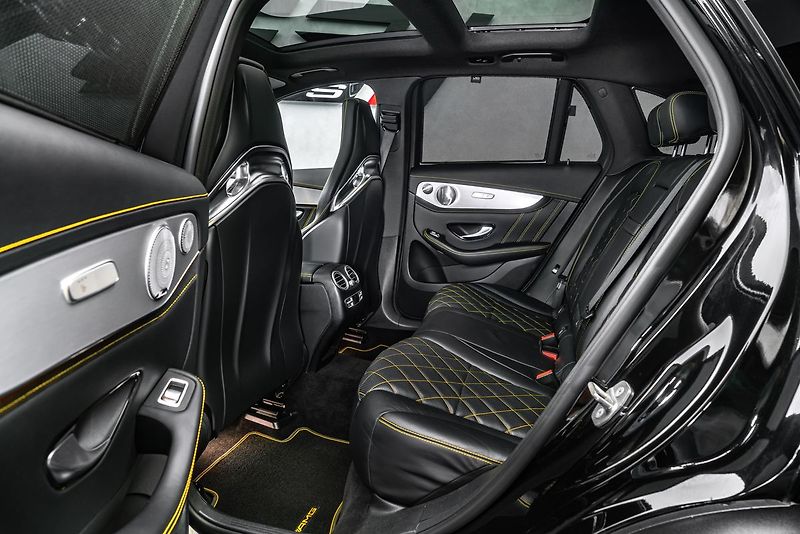 Mercedes-Benz GLC 63S AMG 4M Edition 1 keramiky - fotka 17 z 28