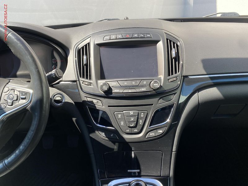 Opel Insignia (2016) 2.0 CDTi 4x4, ČR, AC, TZ - fotka 12 z 16