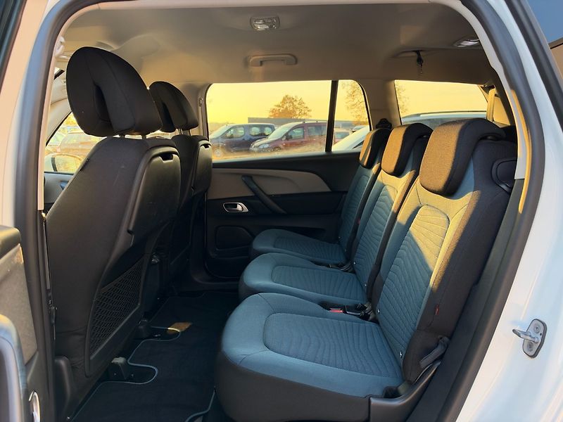 Citroën Grand C4 SpaceTourer (2019) 1.2 PureTech 96kW 7.Míst - fotka 13 z 30