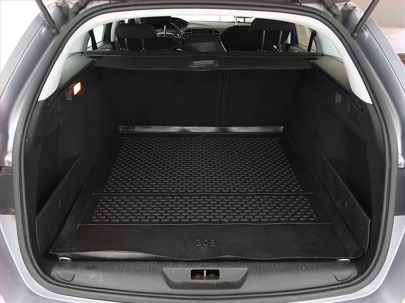 Peugeot 308 (2017) 1.2 PureTech, ČR,1.maj - fotka 13 z 17