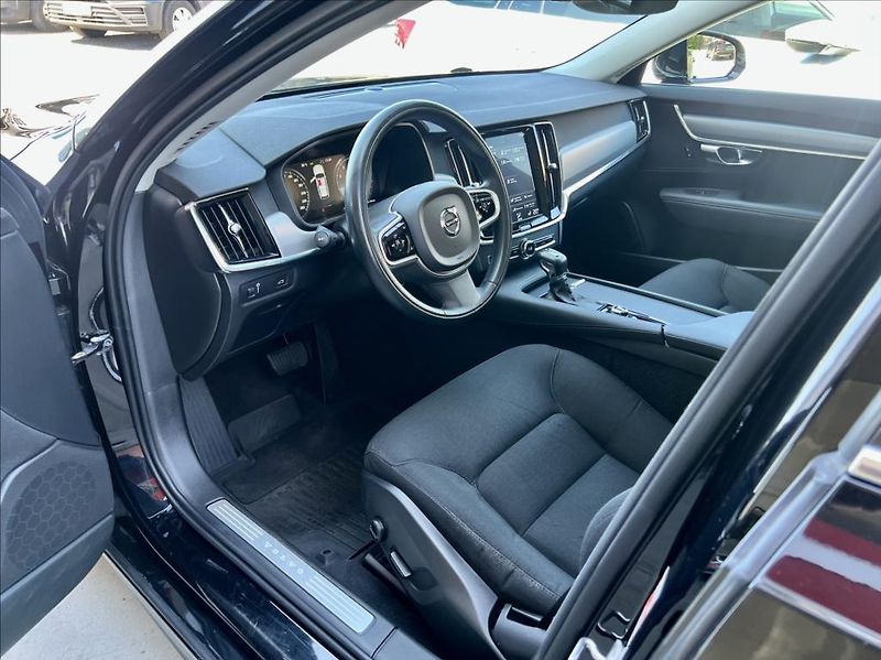 Volvo V90 2,0 T4 Drive-E R-Design Auto - fotka 12 z 48