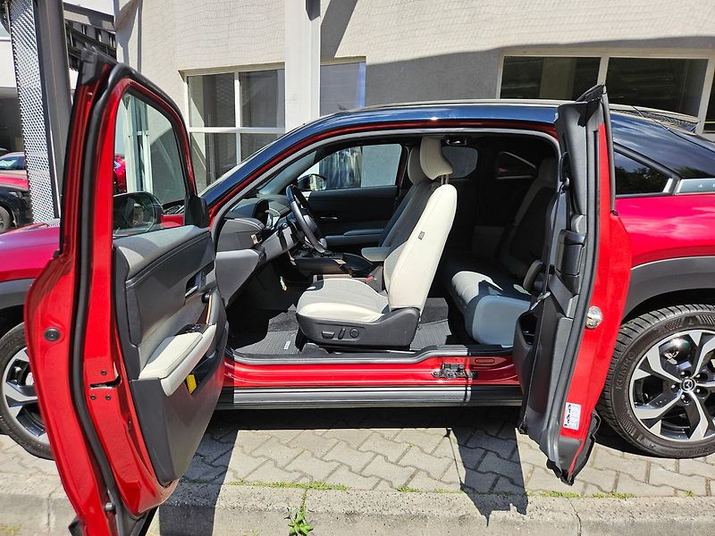 Mazda MX-30 e-SKYACTIV R-EV 123.8kW, AT - fotka 10 z 38