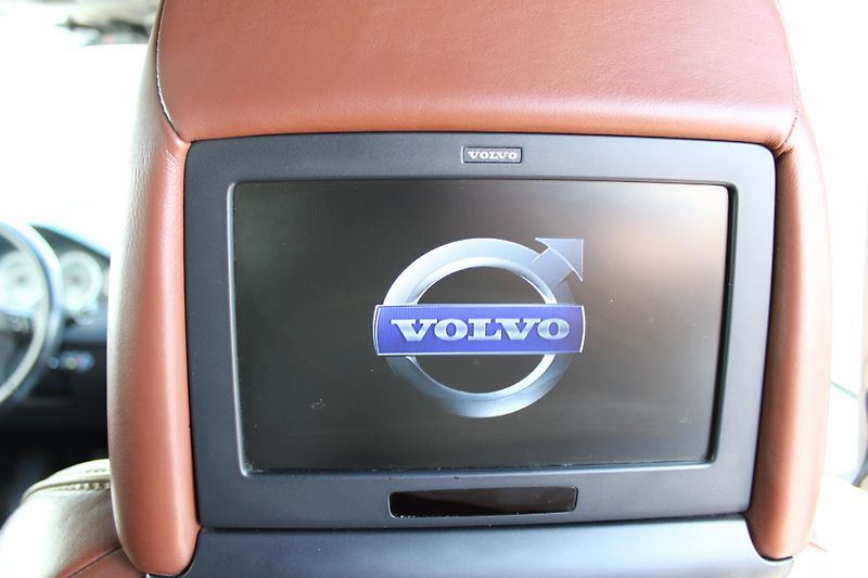 Volvo XC90 2,4 D5 AWD SUMMUM 7 MÍST CZ - fotka 20 z 28