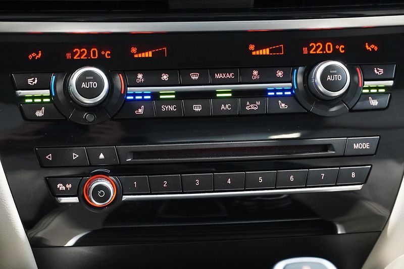 BMW X6 Xdrive30d,ČR,HUD,360,dověry - fotka 25 z 37