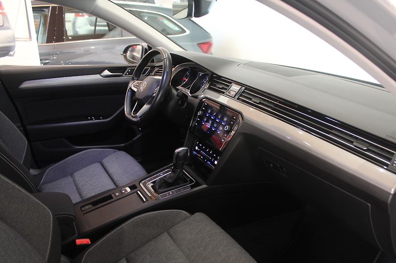 Volkswagen Passat (2024) 2.0TDI DSG Nez.Topení 2024 - fotka 21 z 40