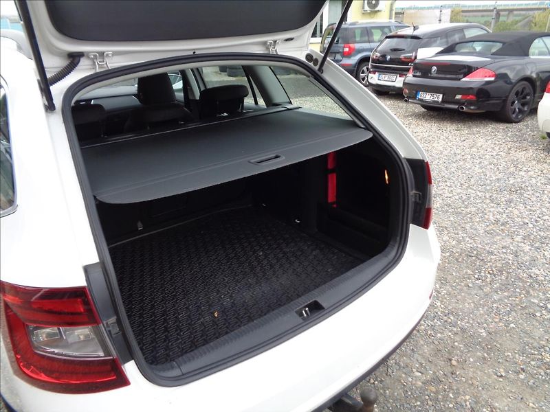 Škoda Octavia 2,0 - fotka 9 z 17