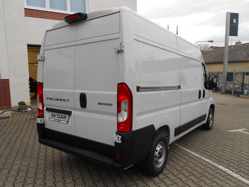 Peugeot Boxer 3500 L3H2 BlueHDi 140k - fotka 5 z 9