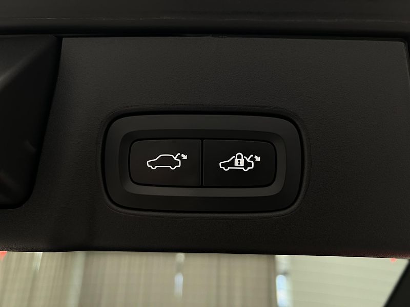 Volvo V90 CC B4 AWD PLUS AUT - fotka 44 z 45