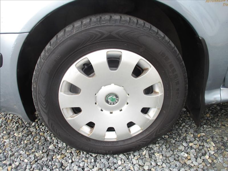 Škoda Octavia 1,6 i klima,serv.kniha,CZ - fotka 25 z 34