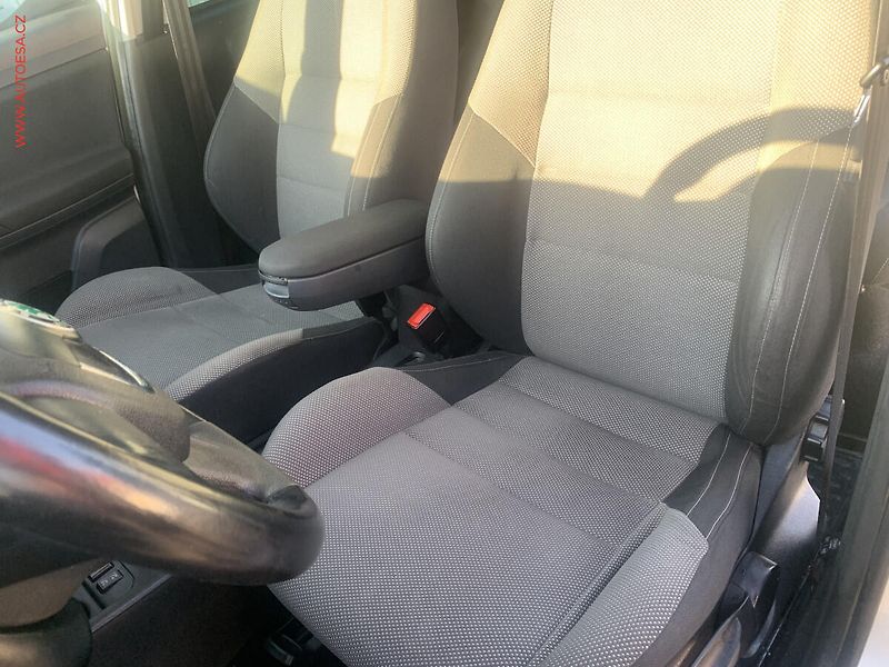 Škoda Roomster (2010) 1.2 TSI - fotka 9 z 19