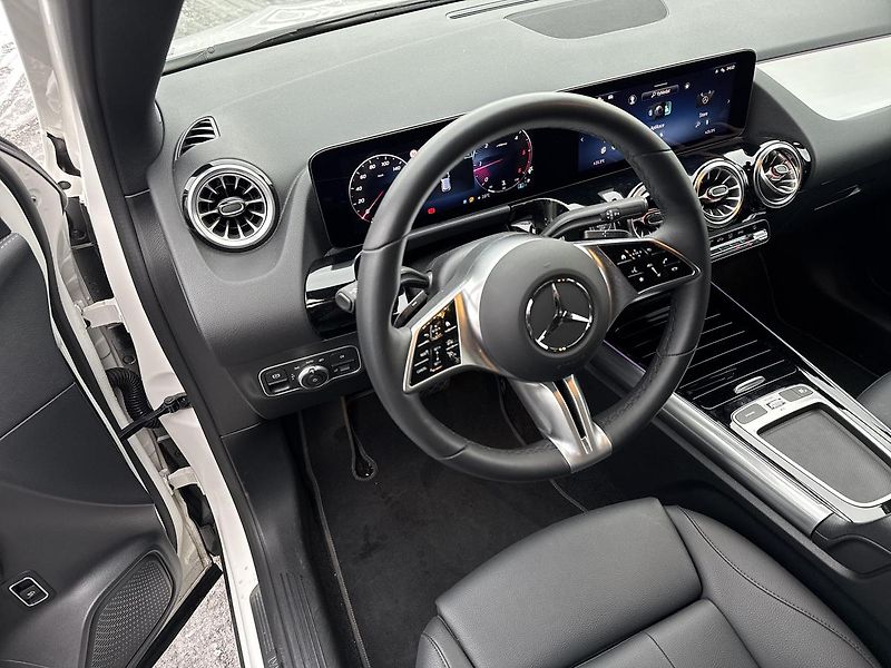 Mercedes-Benz GLA 200d 4MATIC, CZ, 1.majitel - fotka 10 z 19