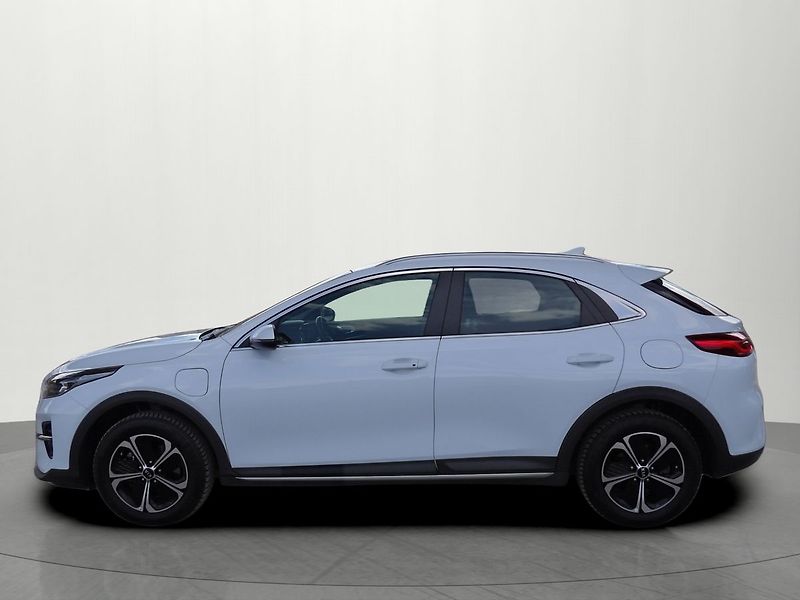 Kia Ceed 1.6GDI PHEV Comfort Tažné - fotka 2 z 36