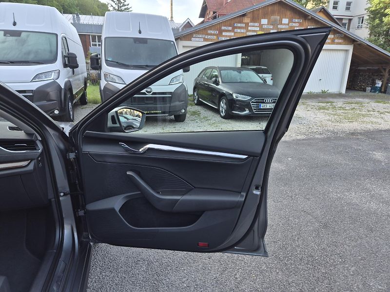 Škoda Octavia (2023) Combi Scout TDi 147kw DSG 4x4 - fotka 40 z 50