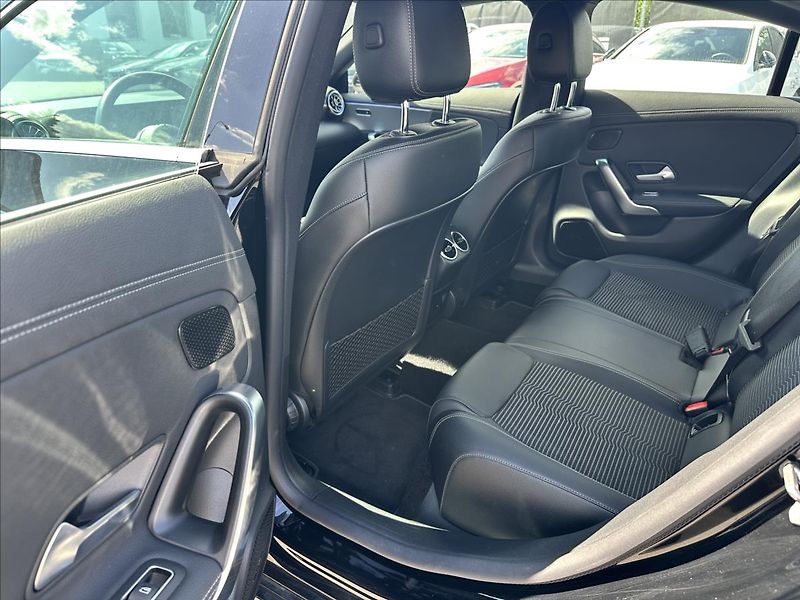 Mercedes-Benz CLA 200d progressive - fotka 11 z 14