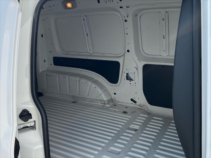 Volkswagen Caddy 1,4 TSi 92kW skříň MAXI - fotka 12 z 22