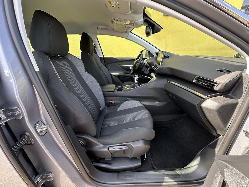 Peugeot 3008 (2018) 1.2/96kW *2.Maj *   - fotka 20 z 42