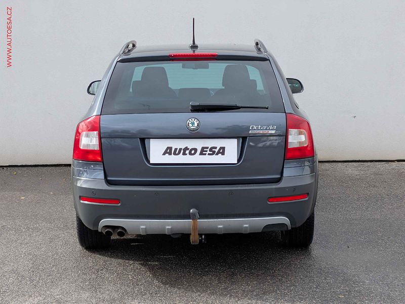 Škoda Octavia (2012) 2.0TDi 4x4, Scout, xenon - fotka 5 z 15