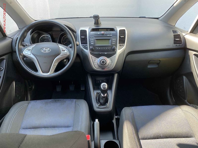 Hyundai ix20 (2015) 1.6 i, 1.maj,ČR, AC, park - fotka 8 z 16