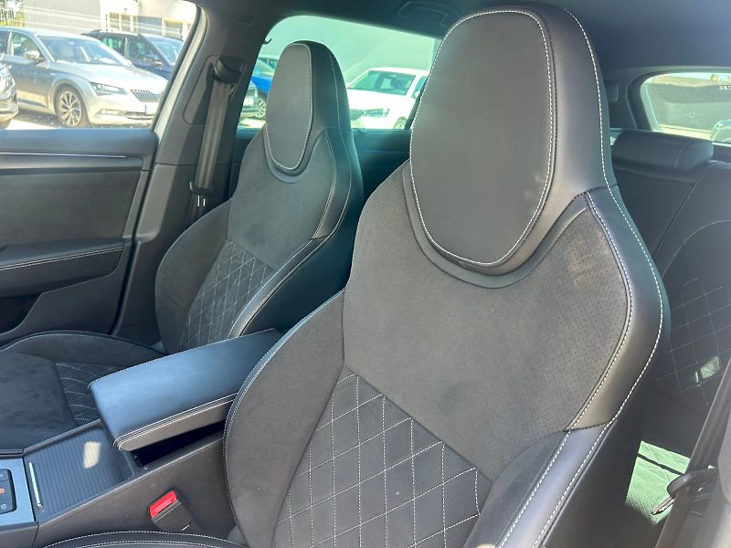 Škoda Superb (2023) COM GRT SPO4X4 TD 140/2.0 A7A - fotka 28 z 33