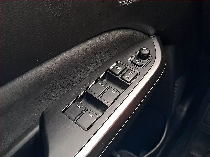 Suzuki Vitara (2019) 1.4 BoosterJet - fotka 17 z 19