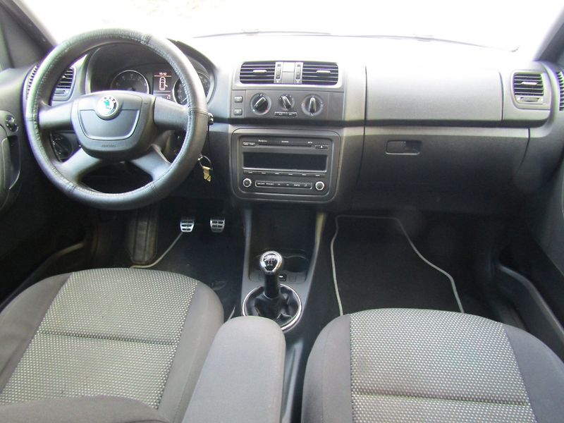 Škoda Roomster (2011) 1.2TSI 63kW SCOUT ZIMNÍ PNEU - fotka 16 z 37