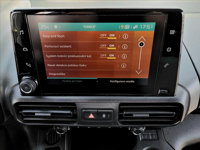 Citroën Berlingo 1,5 HDI,XL,7míst,navi,tažné - fotka 27 z 49
