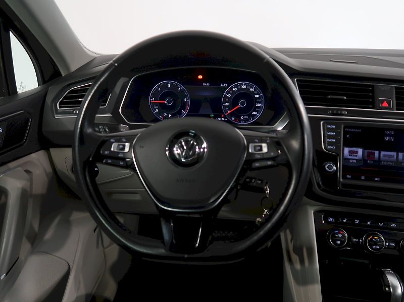 Volkswagen Tiguan (2016) HIGHLINE 2.0TDI 4x4 DSG TAŽNÉ - fotka 16 z 35