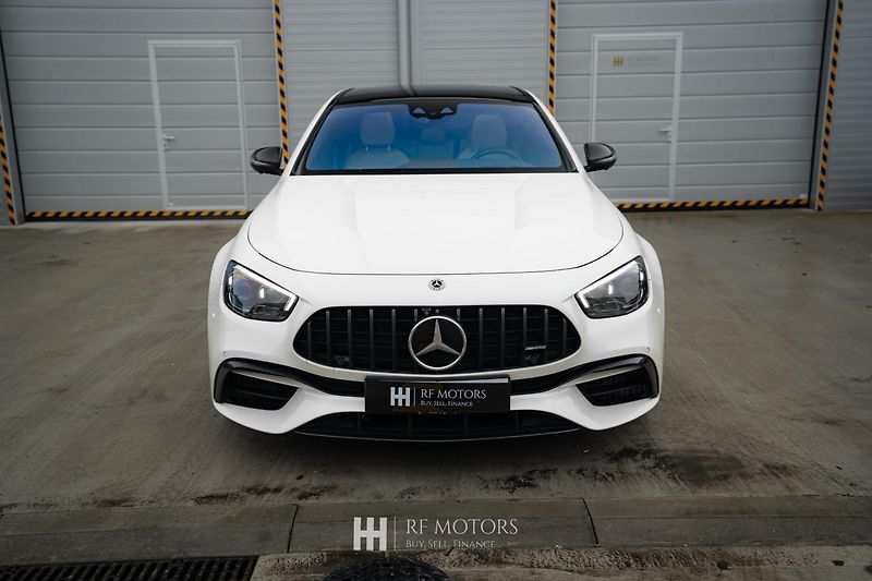Mercedes-Benz Třídy E (2022) AMG E63 S 4MATIC 450kW - fotka 4 z 56
