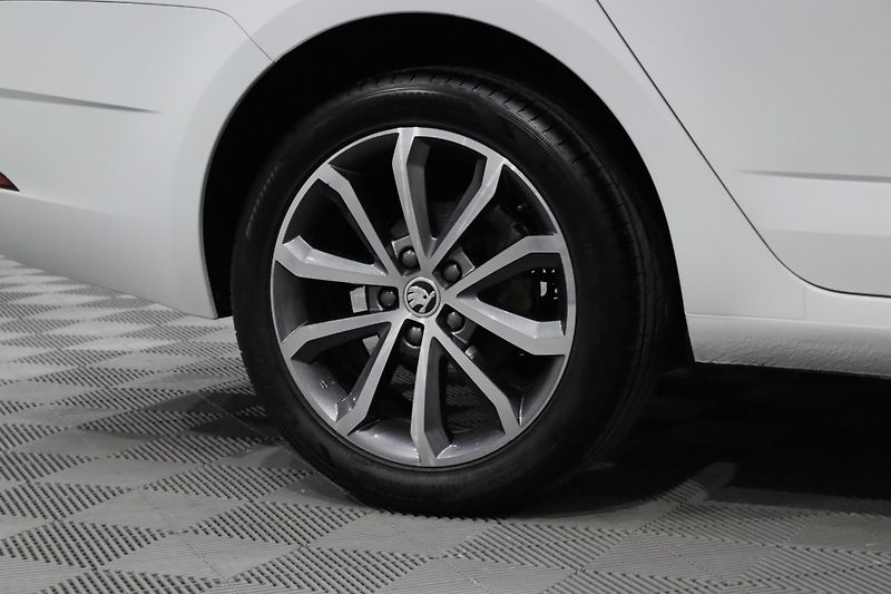 Škoda Octavia 3 FL Combi  1.4 TSI 110 kW - fotka 10 z 29