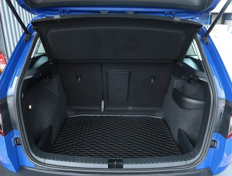 Škoda Karoq (2019) 2.0 TDI, 4X4, Tempomat - fotka 13 z 22