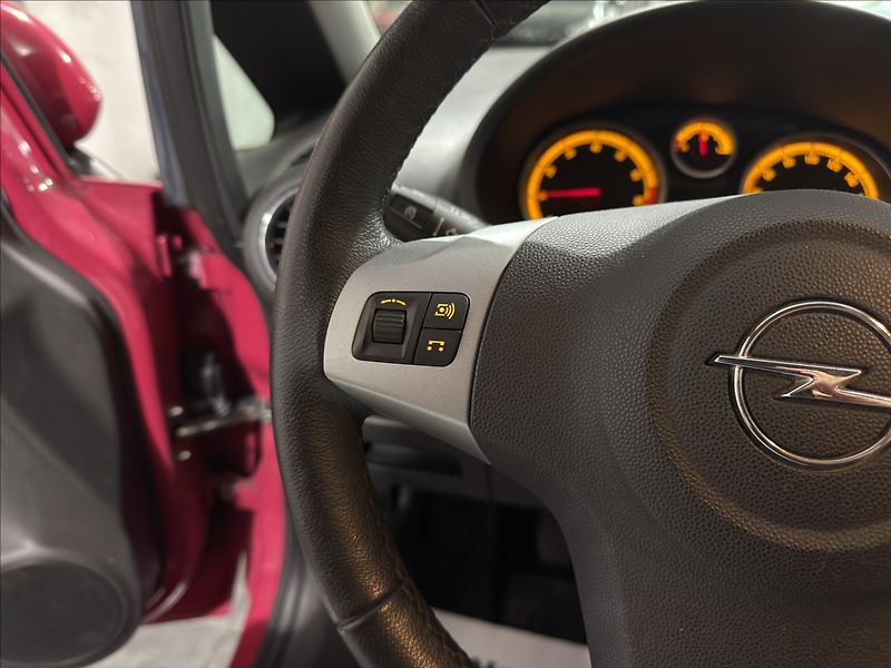 Opel Corsa 1,4   iSPORT TOP STAV I VZHLED - fotka 10 z 43