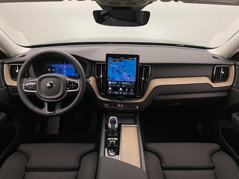 Volvo XC60 (2026) B5 AWD AUT BRIGHT PLUS  - fotka 2 z 66