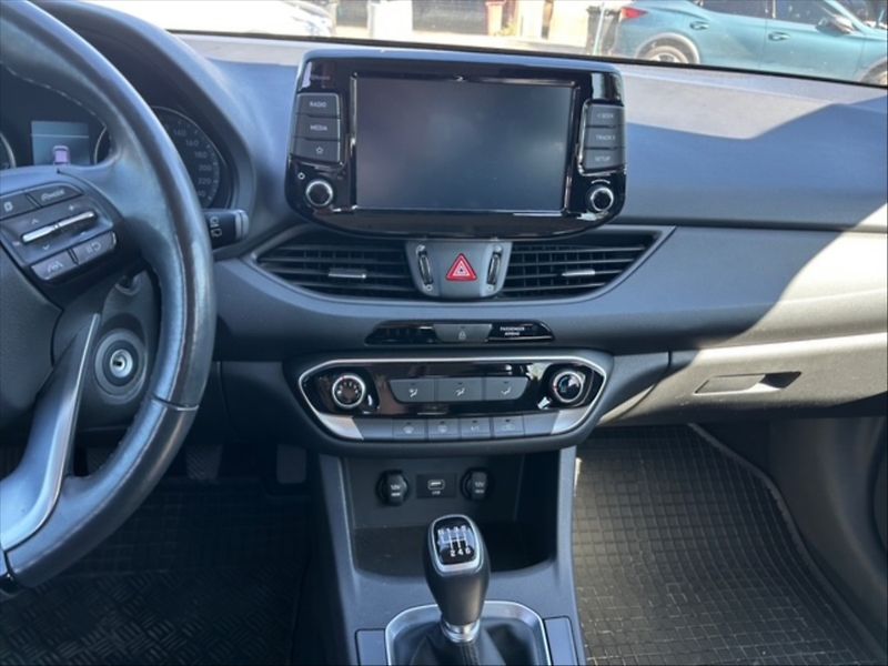 Hyundai i30 1,0 TGDI Comfort - fotka 10 z 11