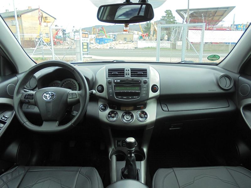 Toyota RAV4 (2009) 2.2 D-4D- 4x4- DIGIKLIMA- KŮŽE - fotka 9 z 11