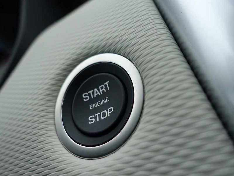 Land Rover Discovery 5 3,0  Dynamic SE D350 - fotka 26 z 43