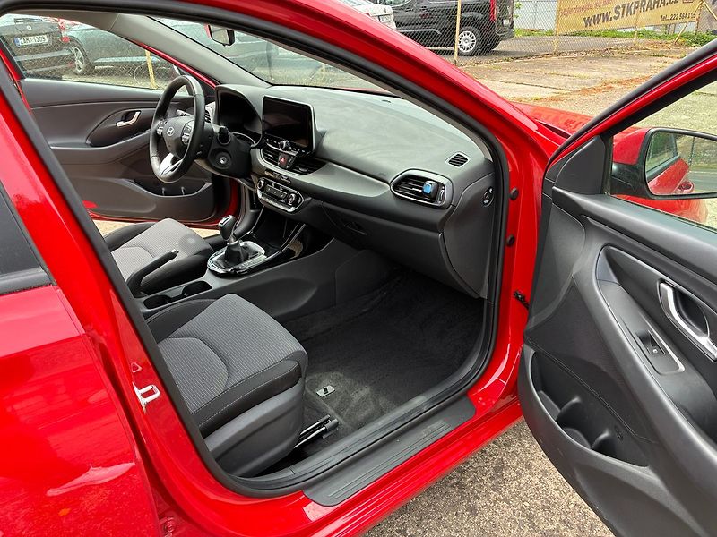 Hyundai i30 1.0 T-GDi 74 kW Comfort ČR DPH - fotka 20 z 23