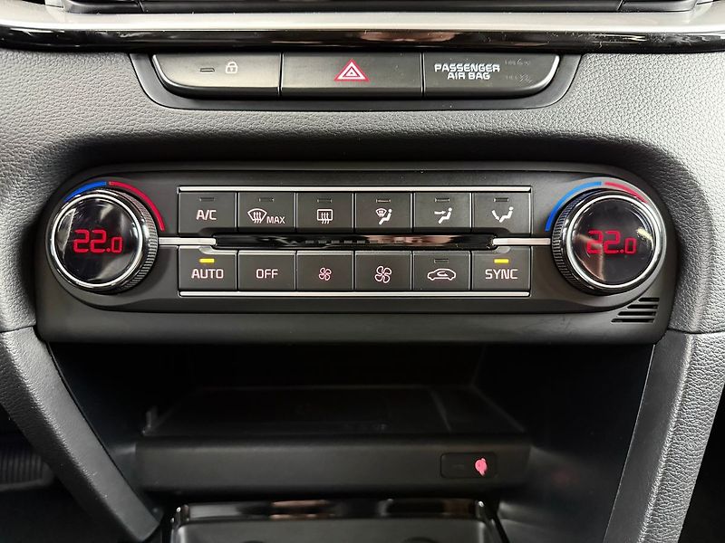 Kia Ceed CRDi 100KW 7DCT EXECUTIVE, LED - fotka 20 z 23