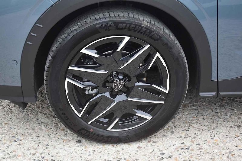 První kilometry jsme s novinkou Peugeotu ujeli na jihozápadním okraji hlavního města