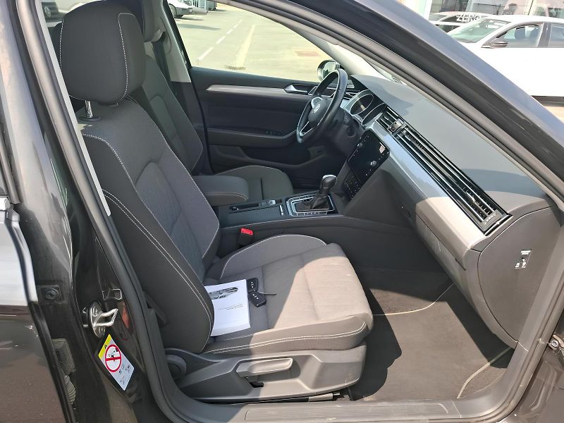 Volkswagen Passat 2.0TDI DSG Business 1.Maj DPH - fotka 3 z 6