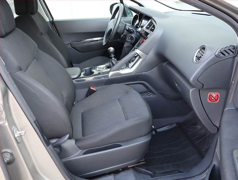Peugeot 3008 (2011) 1.6 HDi, Serv.kniha, Tempomat - fotka 9 z 16