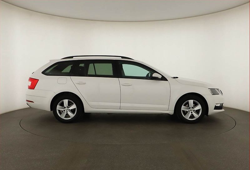 Škoda Octavia (2018) Ambition Plus 1.6 TDI - fotka 6 z 14